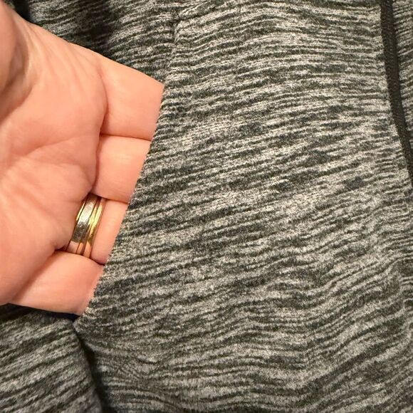 Puma Full Zip Long Sleeve Women’s Fleece Jacket Space Grey Size Large 14/16 - Picture 3 of 7